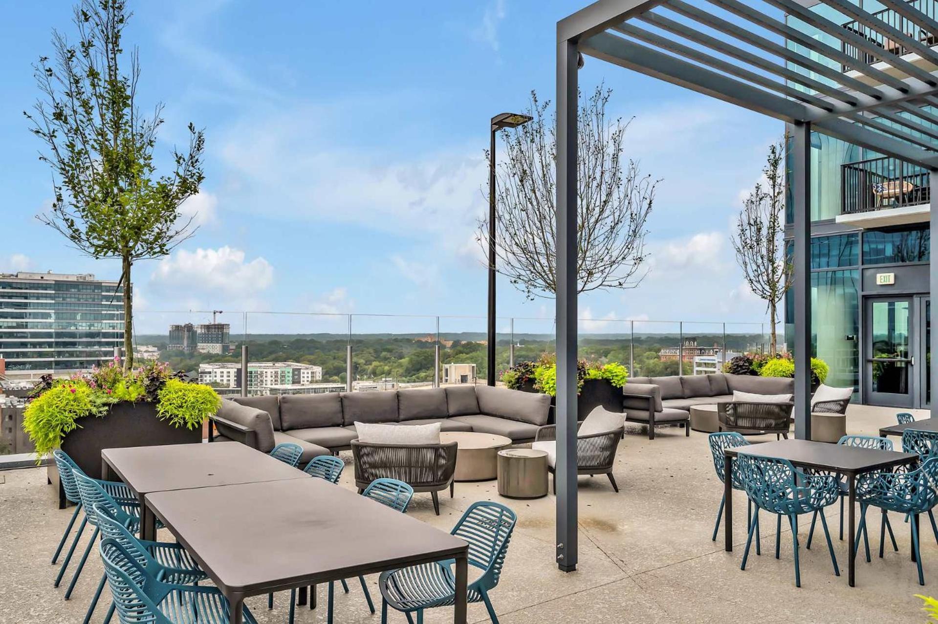 High-Rise Apt Raleigh Free Parking & Sunset View 1 Екстер'єр фото