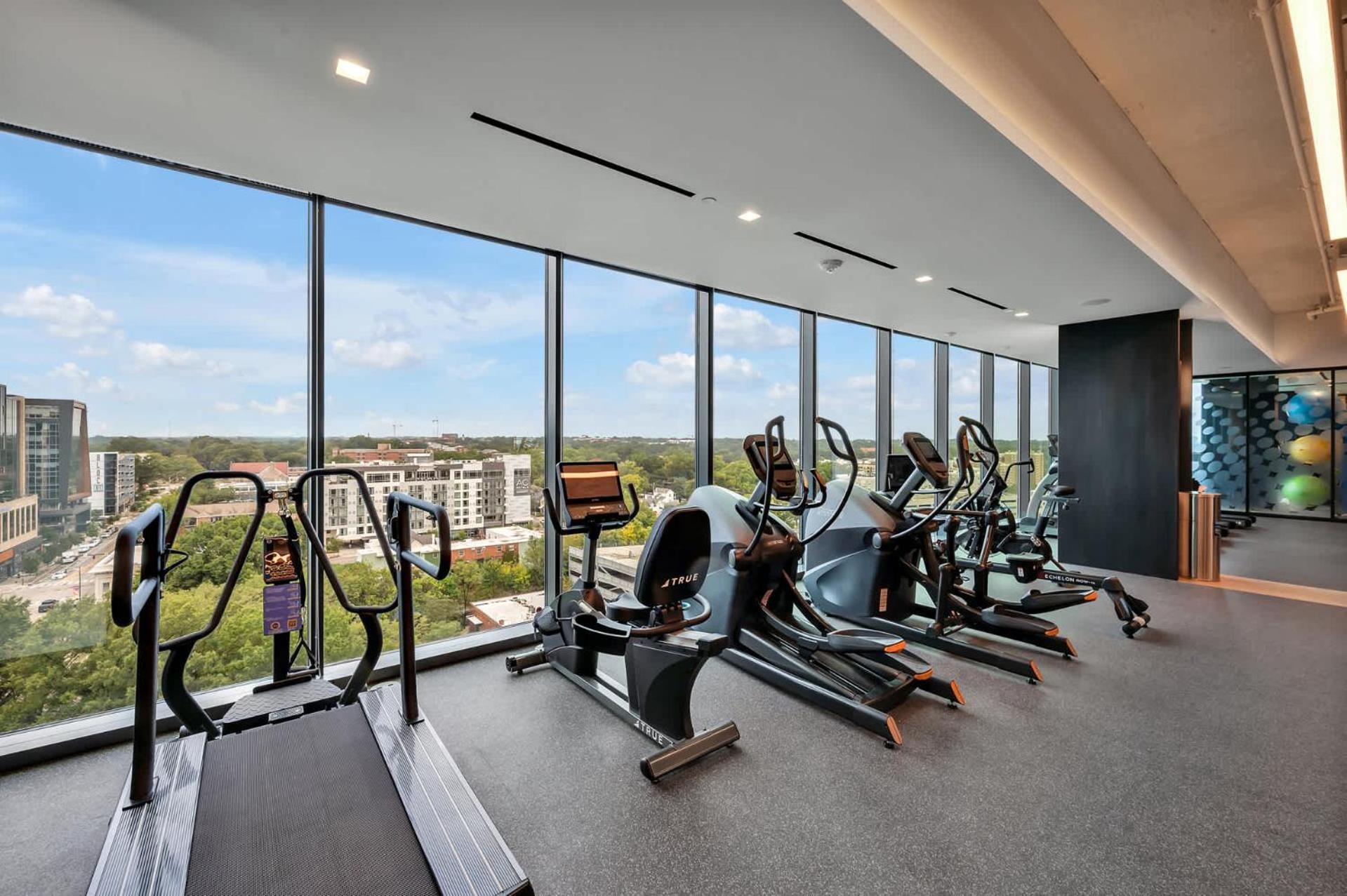 High-Rise Apt Raleigh Free Parking & Sunset View 1 Екстер'єр фото