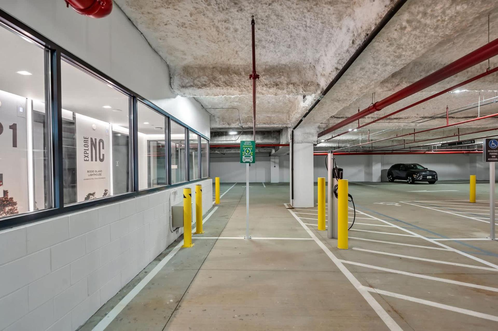 High-Rise Apt Raleigh Free Parking & Sunset View 1 Екстер'єр фото
