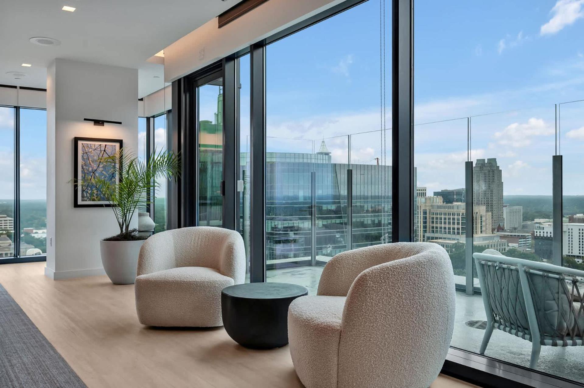 High-Rise Apt Raleigh Free Parking & Sunset View 1 Екстер'єр фото
