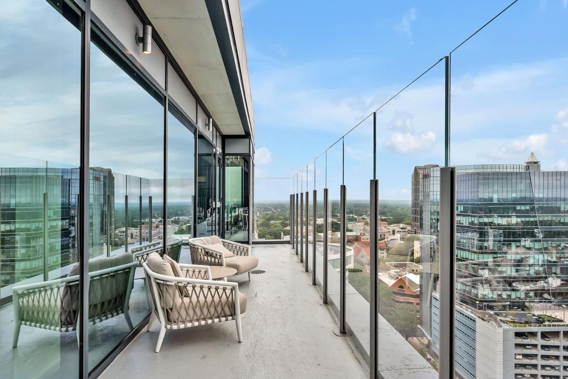 High-Rise Apt Raleigh Free Parking & Sunset View 1 Екстер'єр фото