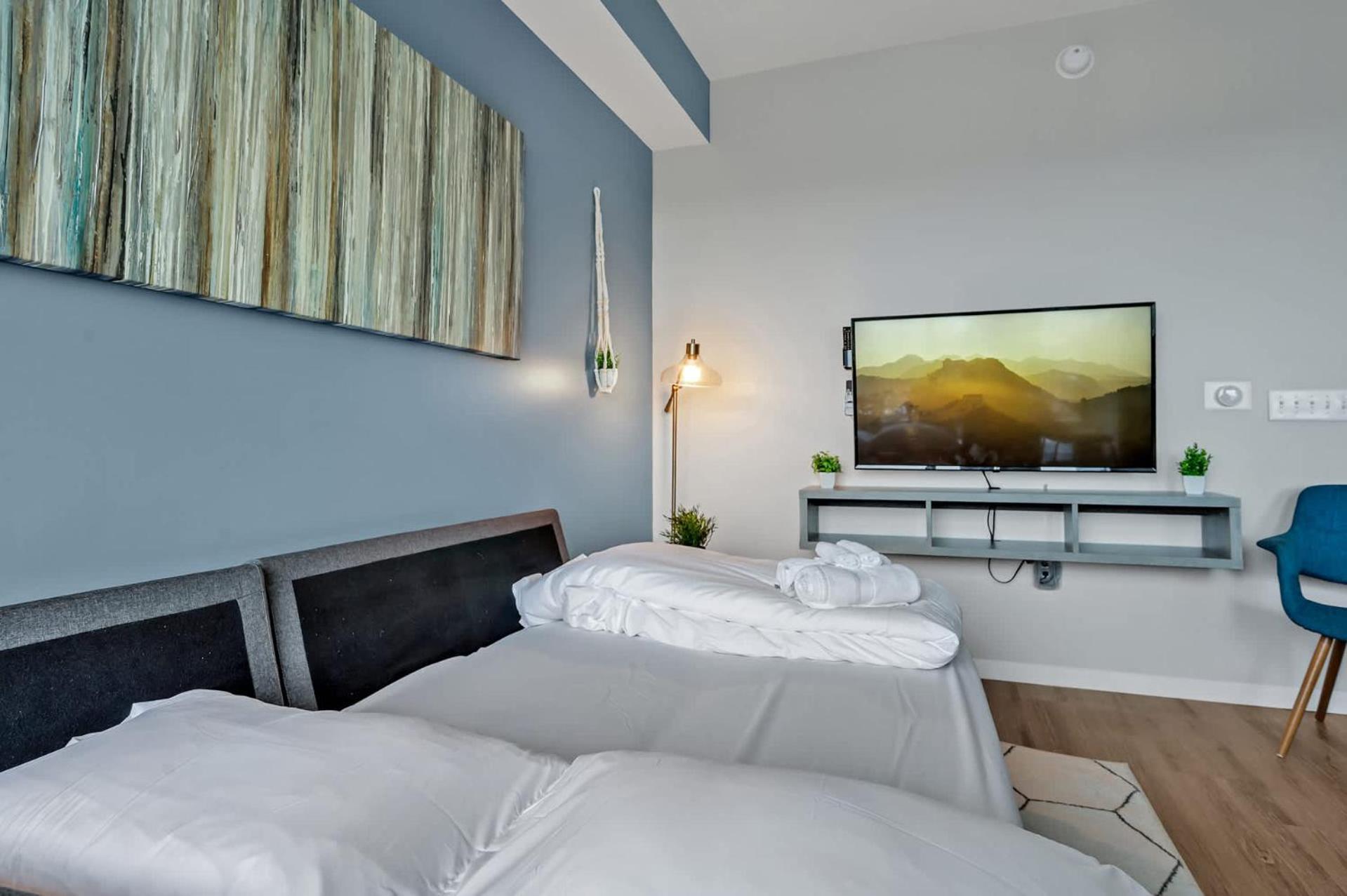 High-Rise Apt Raleigh Free Parking & Sunset View 1 Екстер'єр фото