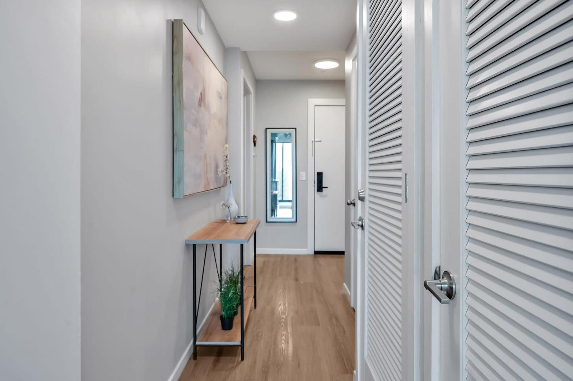 High-Rise Apt Raleigh Free Parking & Sunset View 1 Екстер'єр фото