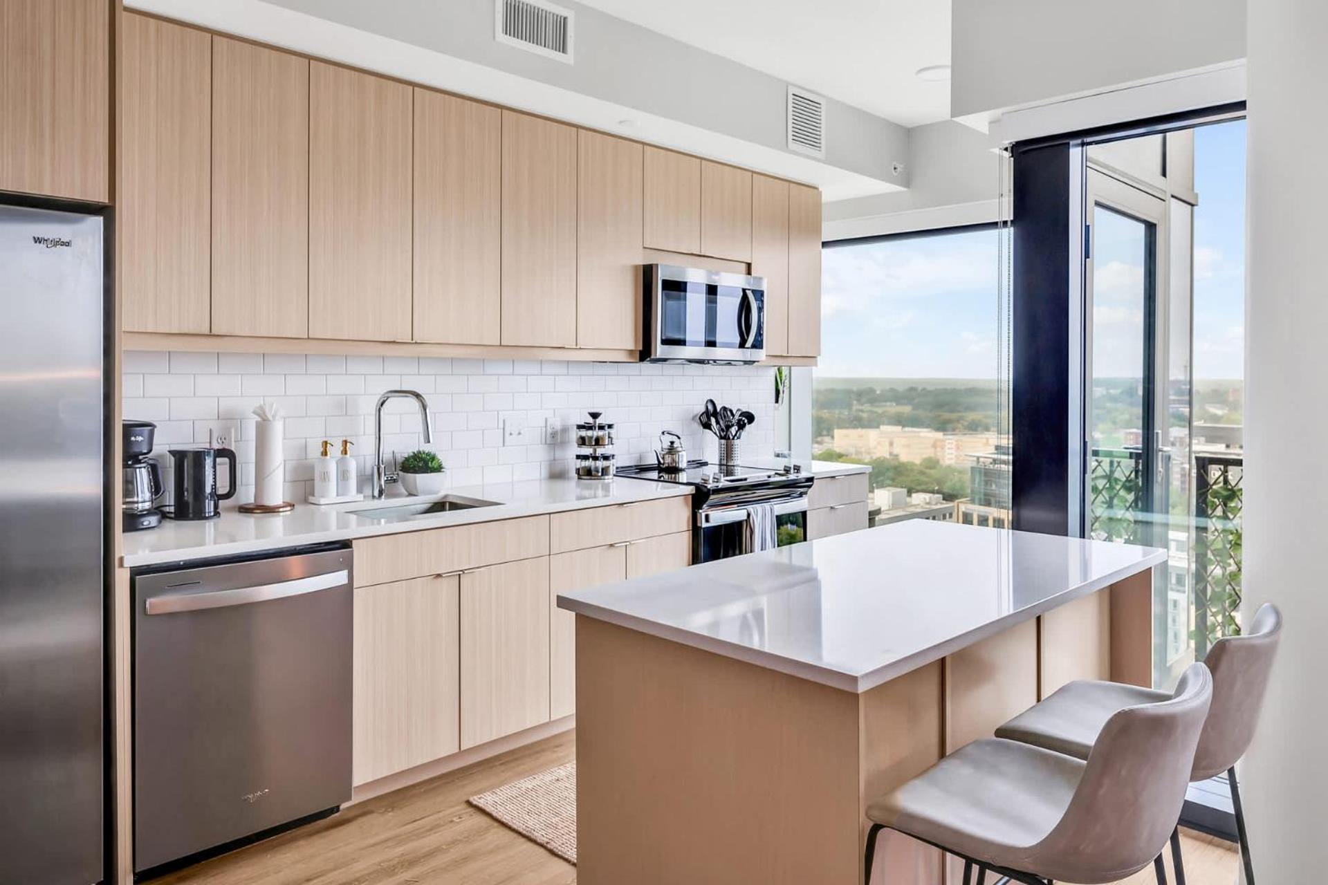High-Rise Apt Raleigh Free Parking & Sunset View 1 Екстер'єр фото