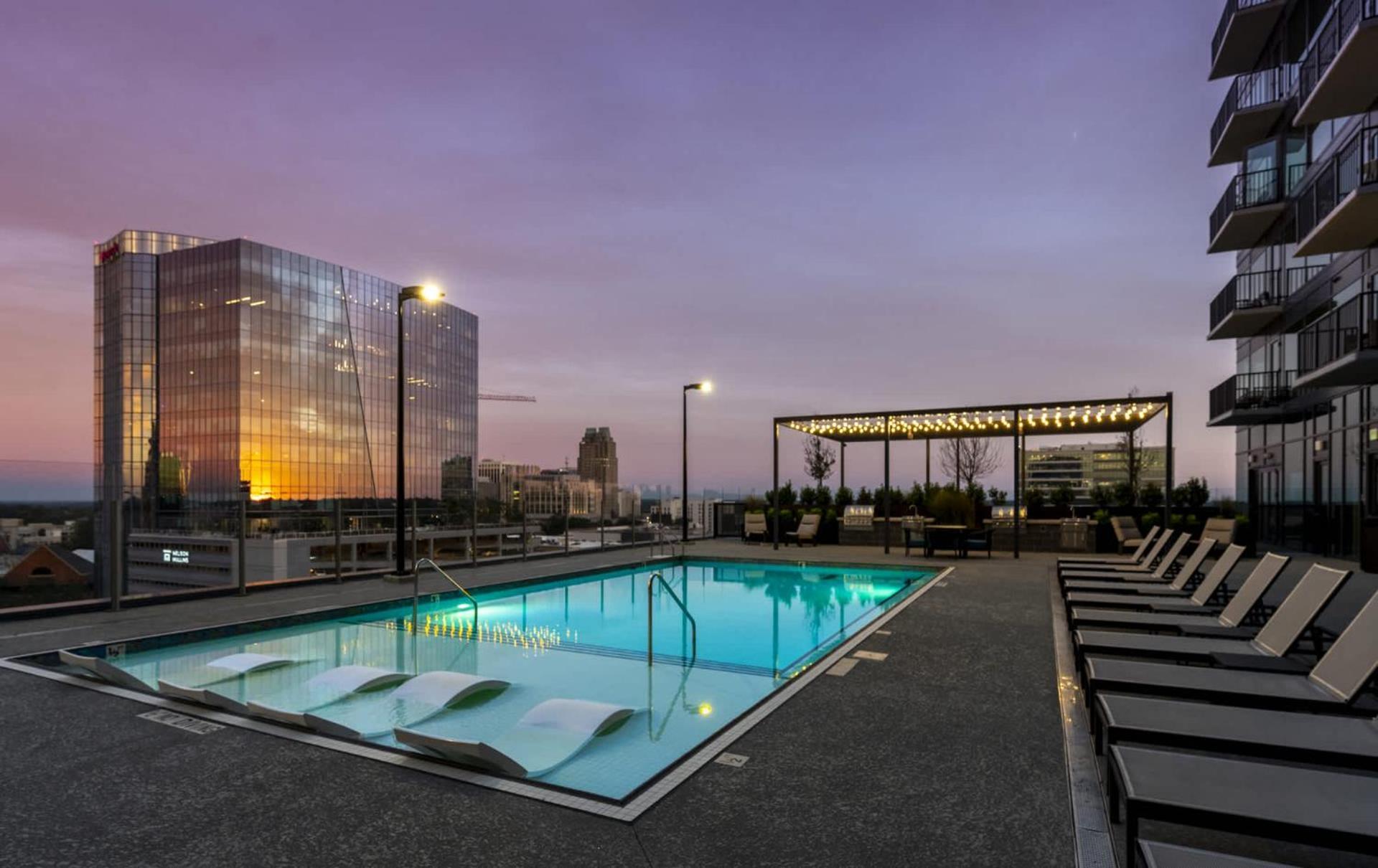 High-Rise Apt Raleigh Free Parking & Sunset View 1 Екстер'єр фото